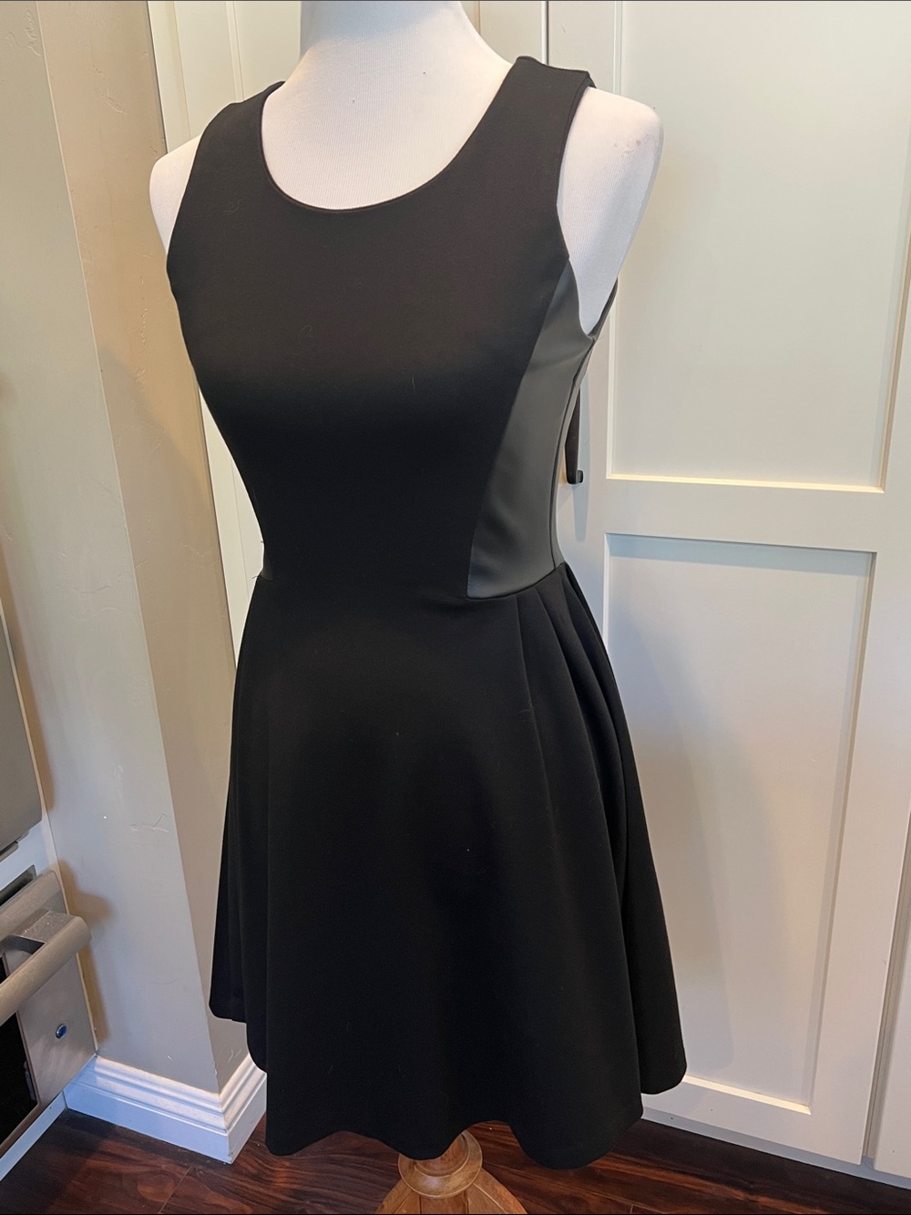 Bar III Black Sleeveless Fit & Flare Skater Dress Small EUC